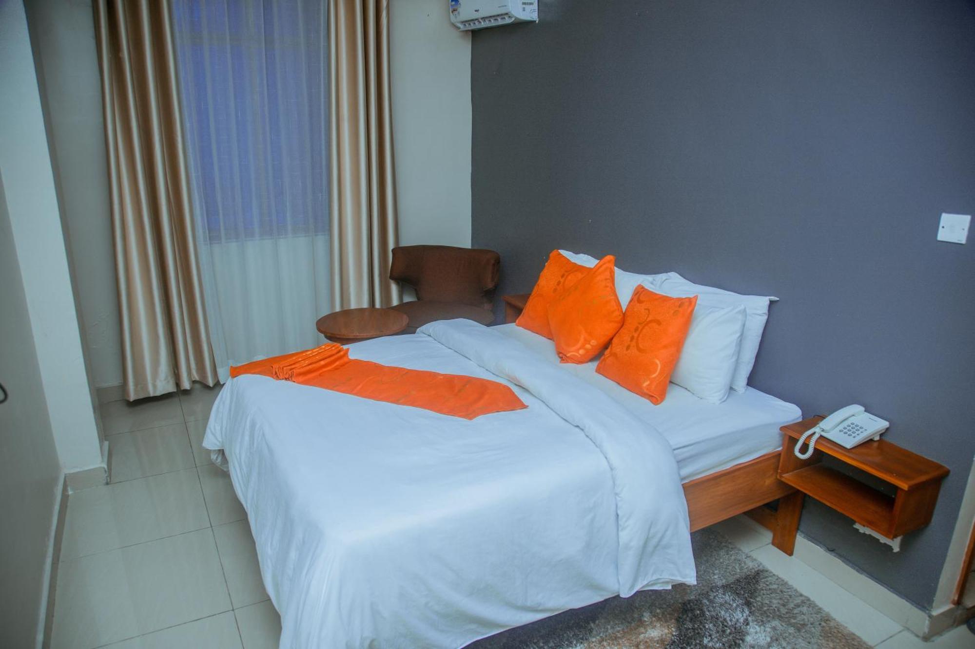 Le Grand Marie Hotel Dar es Salaam Exteriör bild