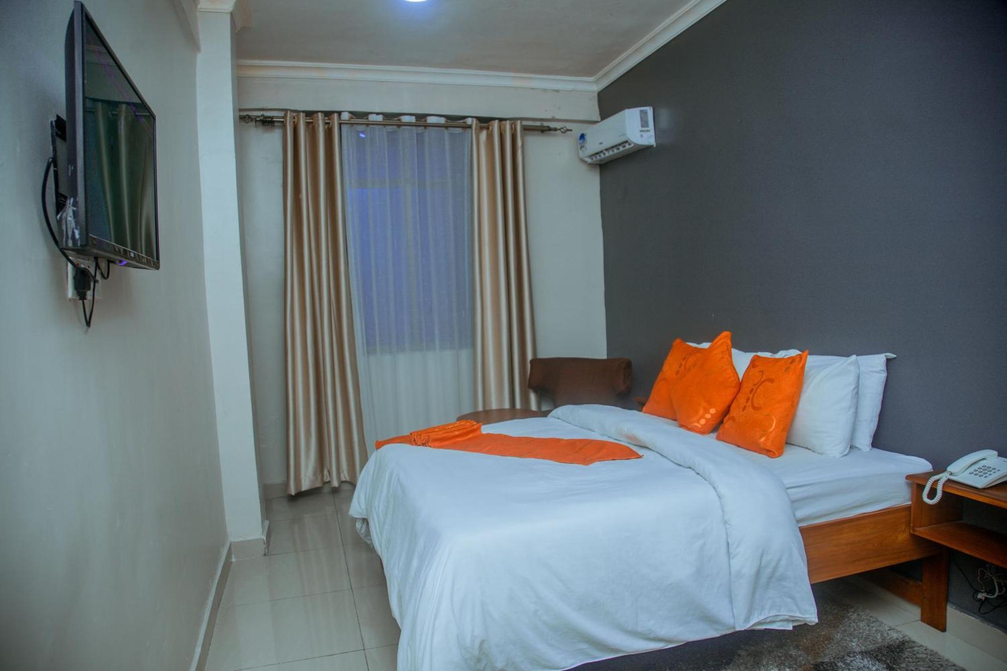 Le Grand Marie Hotel Dar es Salaam Exteriör bild