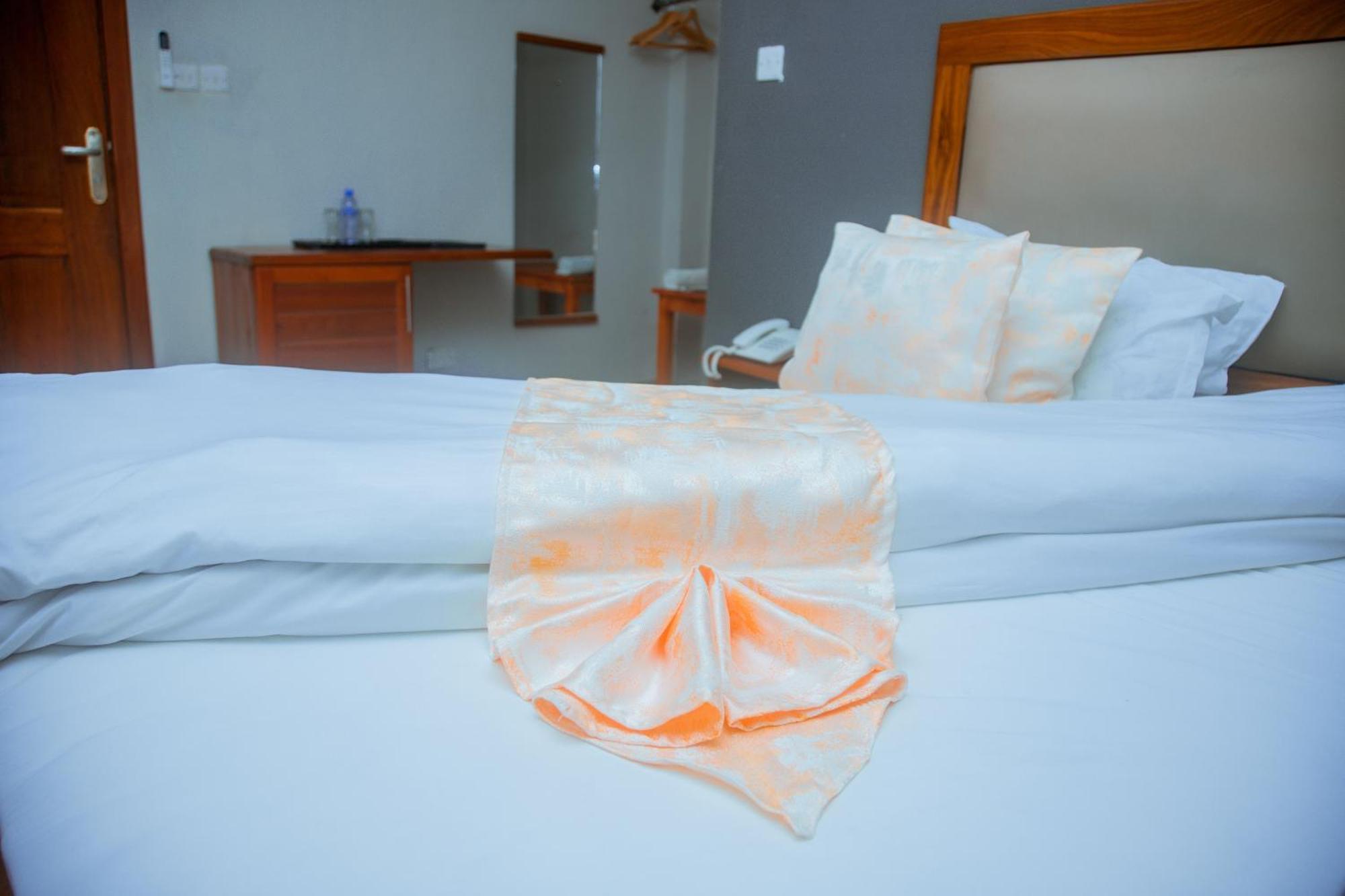 Le Grand Marie Hotel Dar es Salaam Exteriör bild