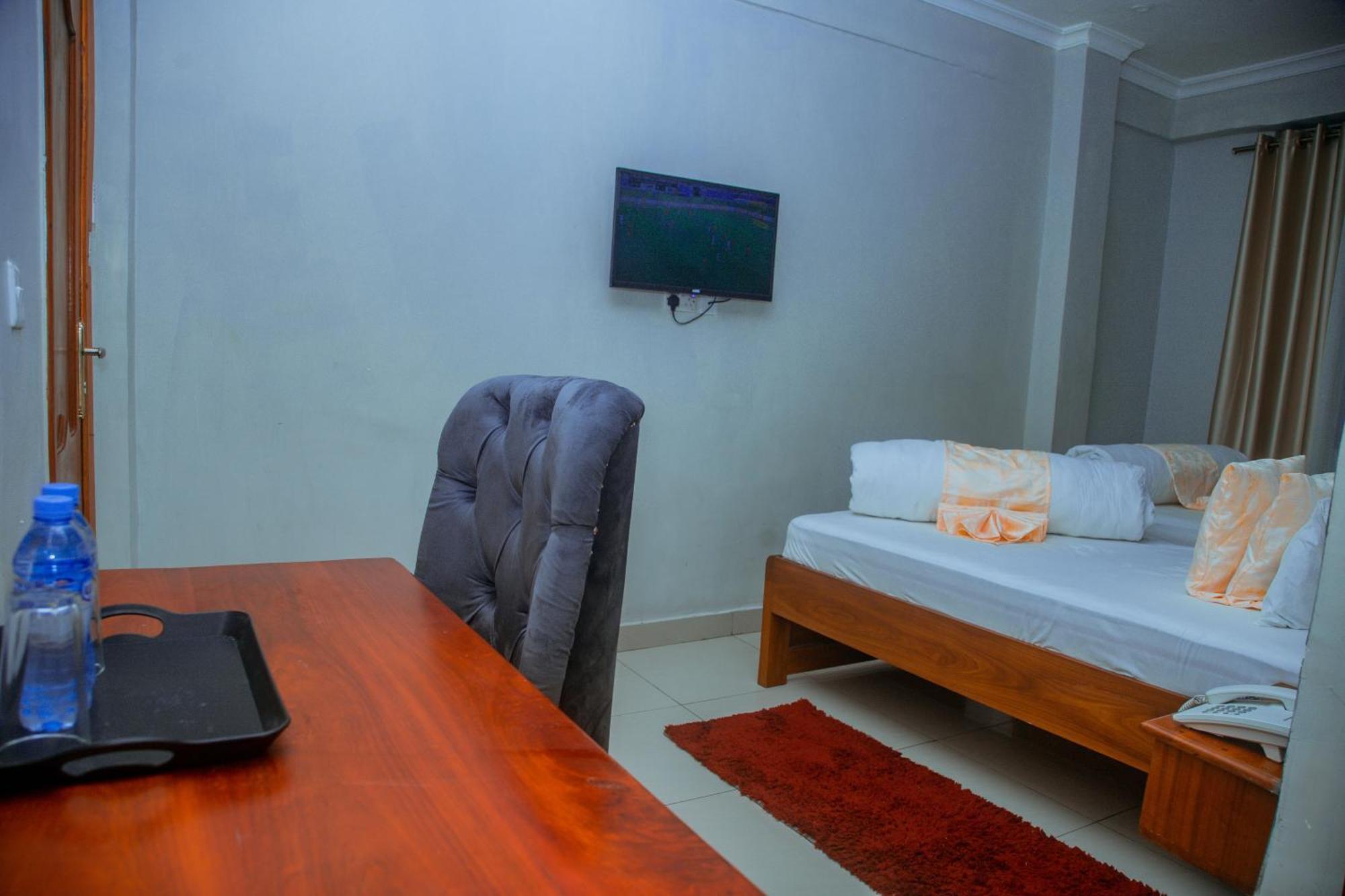 Le Grand Marie Hotel Dar es Salaam Exteriör bild